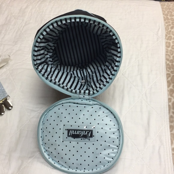 5 PIECE SET W/2 Totes w/Baby Items Included! See Note on CHANGES - Picture 5 of 7